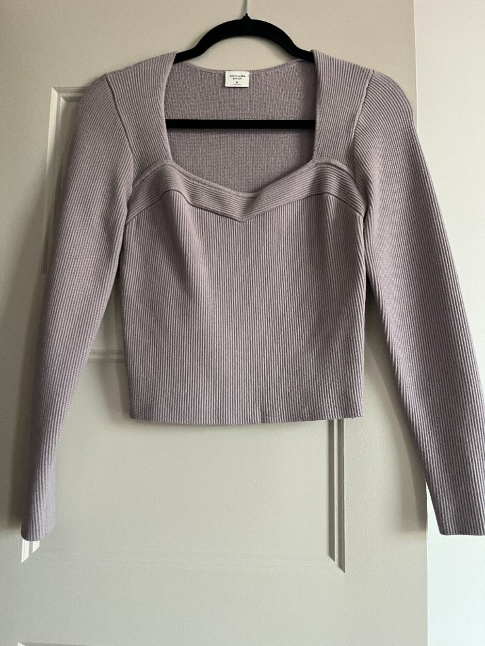 Abercrombie Long Sleeve Knitted Sweetheart Neckline Top Lavender Size M